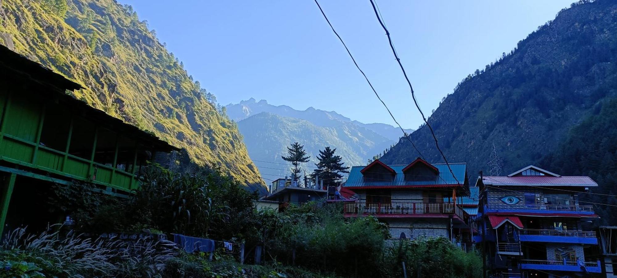 Dog N Hill Hotel Kasol Exterior photo